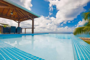 Vivaro Roatan North House